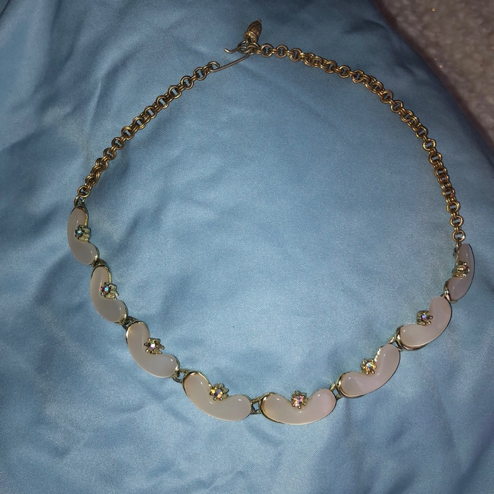 Fashionable necklace